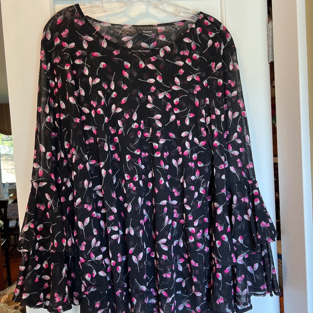 Alfani XL Fun and Flowy